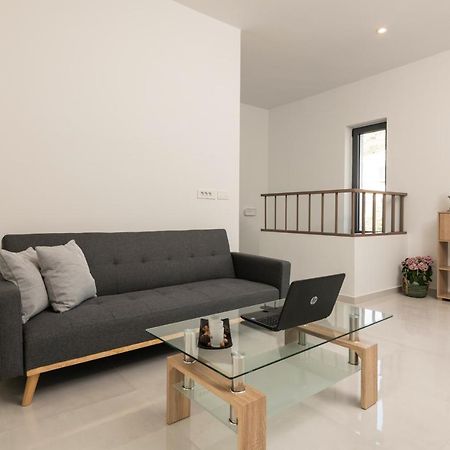 Solis Ortus Villa! Kalamaki  Bagian luar foto