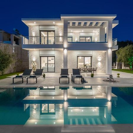 Solis Ortus Villa! Kalamaki  Bagian luar foto
