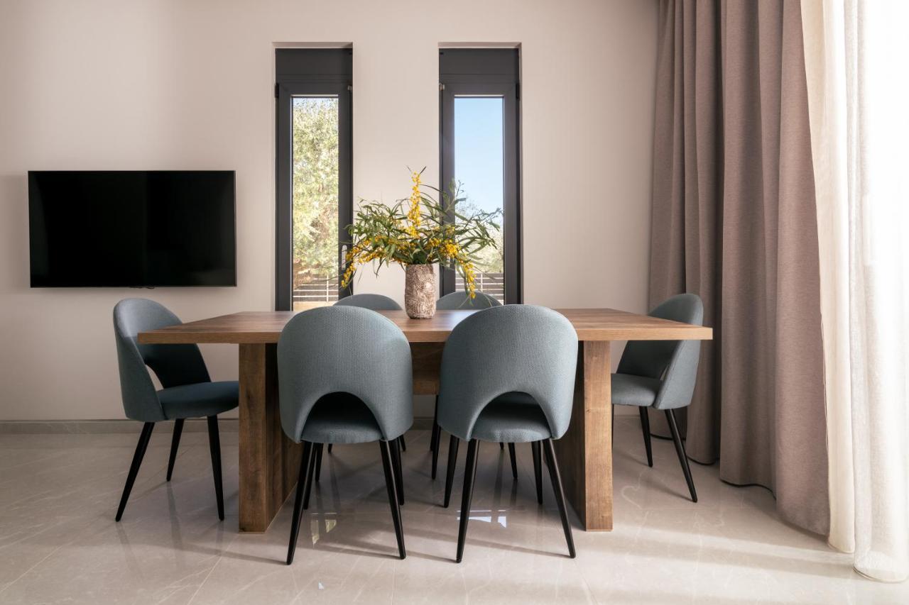 Solis Ortus Villa! Kalamaki  Bagian luar foto