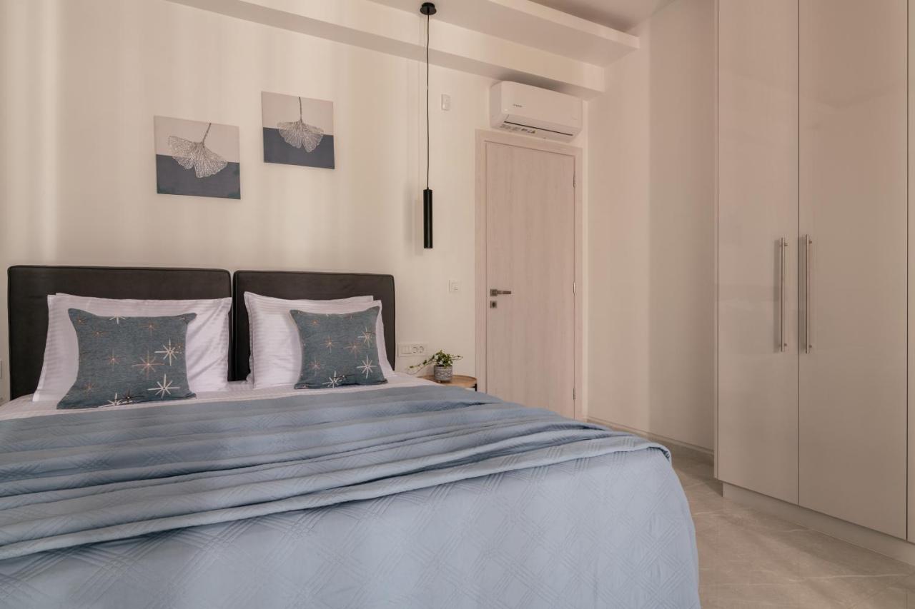 Solis Ortus Villa! Kalamaki  Bagian luar foto
